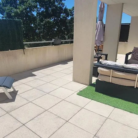 Grand 2 Pieces Avec Belle Terrasse & Barbecue Daire *